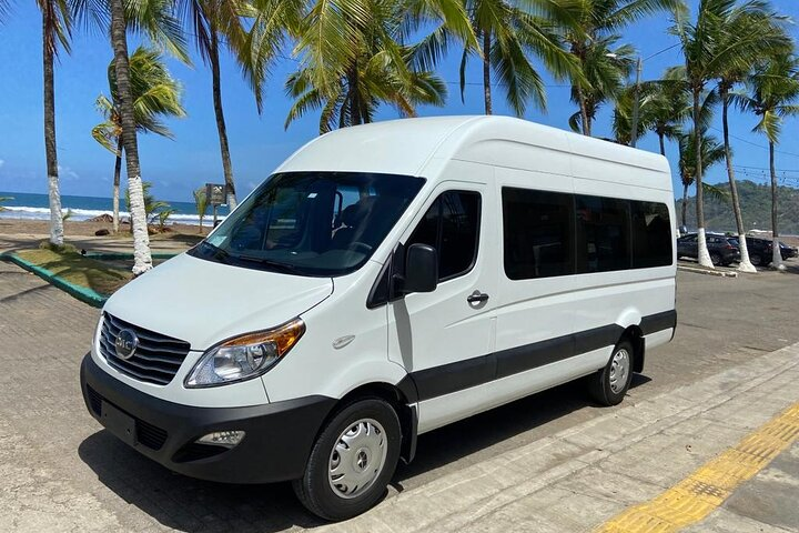 Private Transfer from Manuel Antonio to SJO Airport or Hotels - Photo 1 of 6